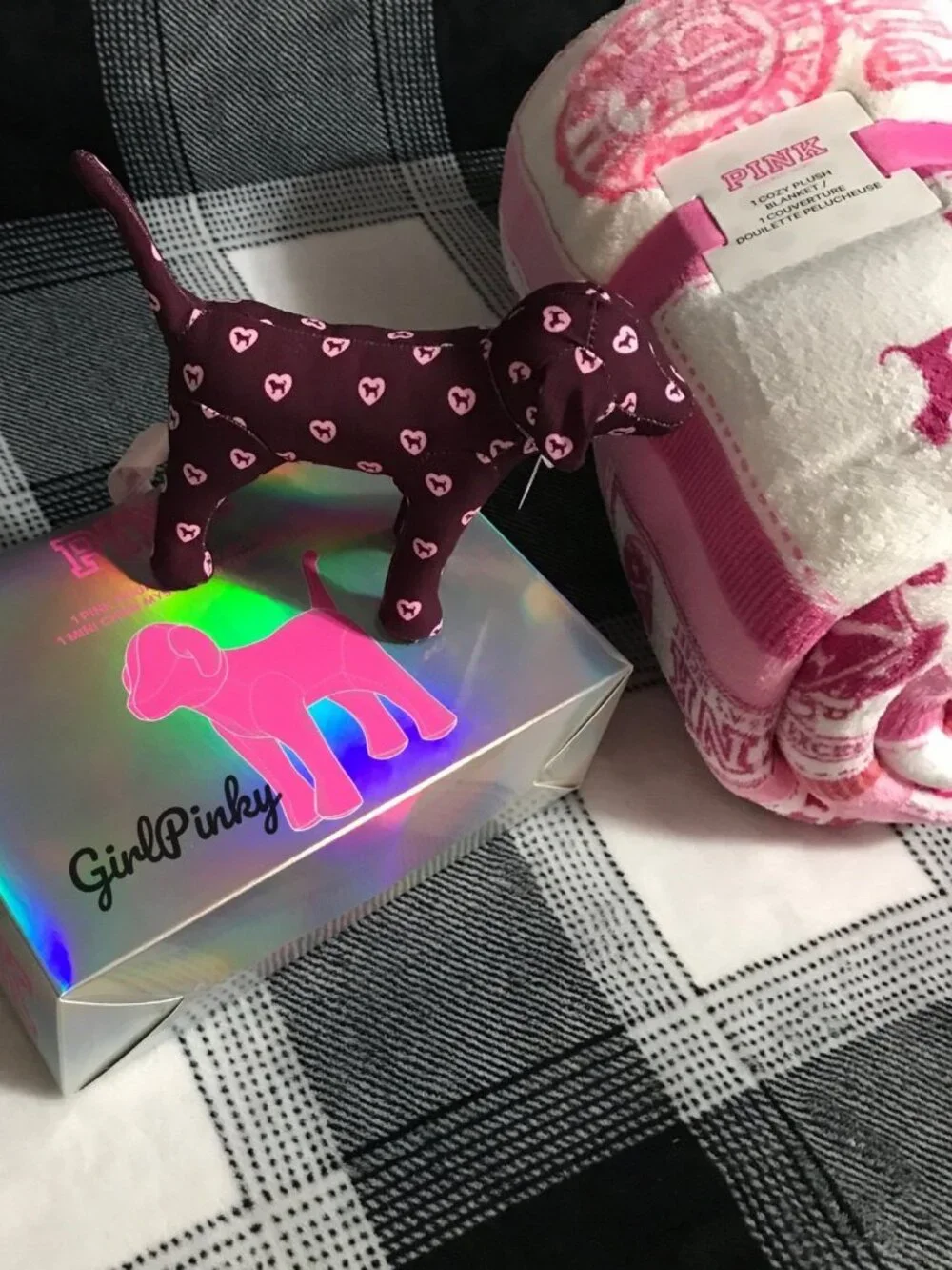 VS PINK FRIDAY COLOR-BLOCK FLEECE COZY BLANKET & MAROON MINI DOG LOVEY BUNDLE